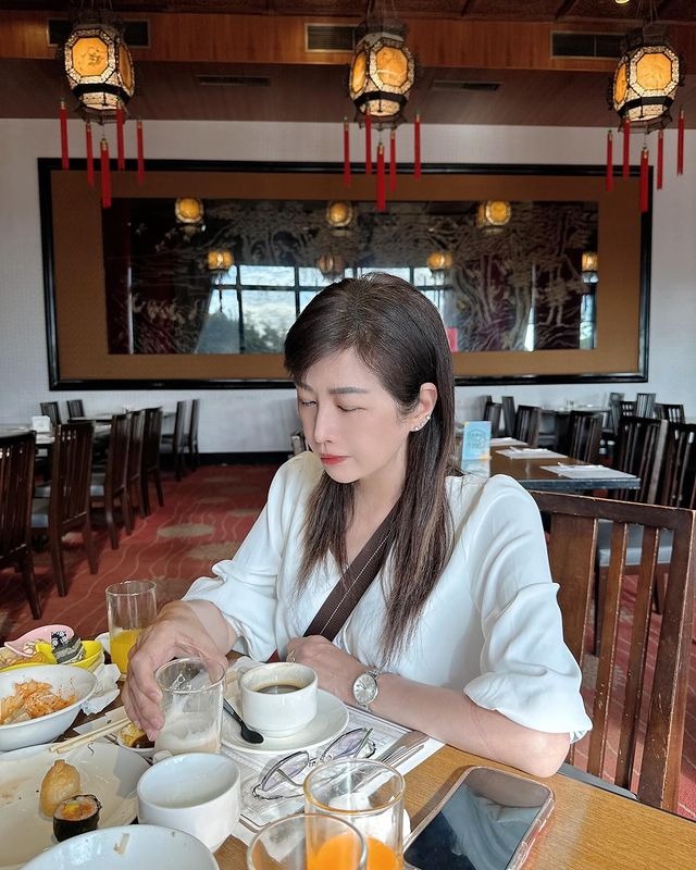 【彩衝光】